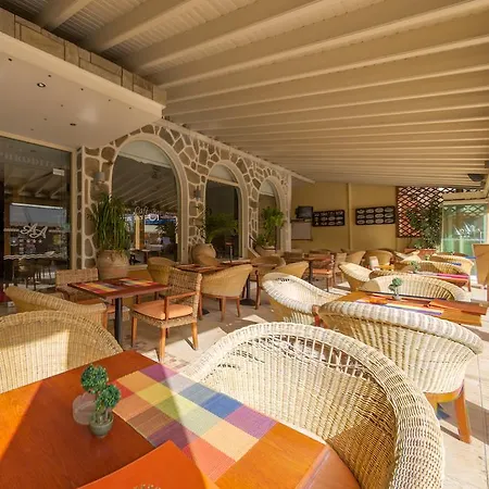 Hotel Akti Aphrodite 2*